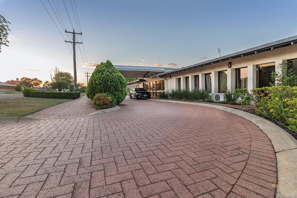 Collie Banksia Motel מראה חיצוני תמונה
